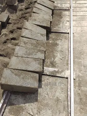 Ndarugo*Machine Cut Stones *