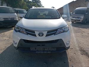 Toyota RAV4 2016 White - thumbnail 2