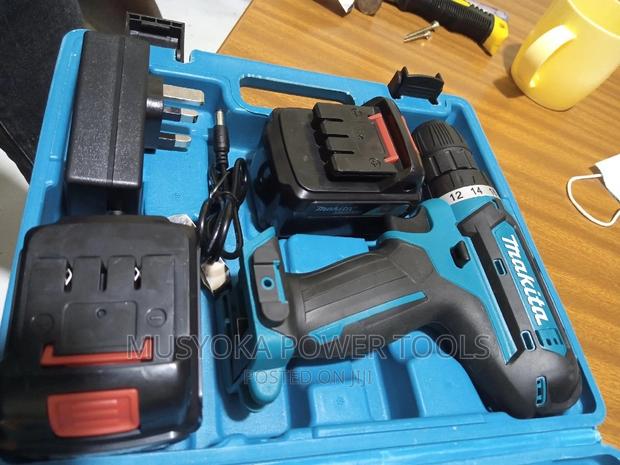 Cordless Drill 21v Makita With Bits - thumbnail 3