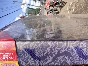 Plain Cover Mattresses! 8inch 5*6 High Density. We Deliver