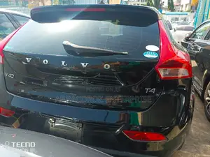 Volvo V40 2015 Black