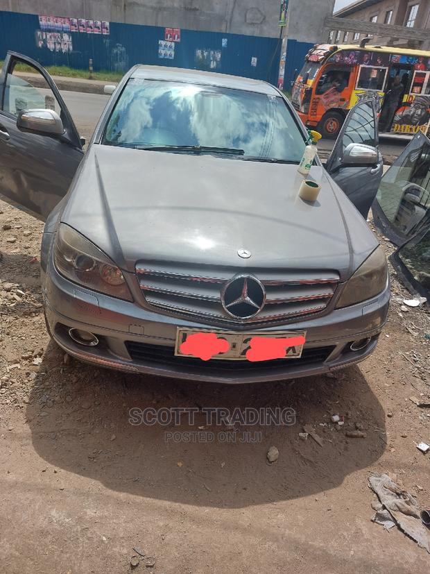 Mercedes W204 Front Windscreen With Sensor - thumbnail 2