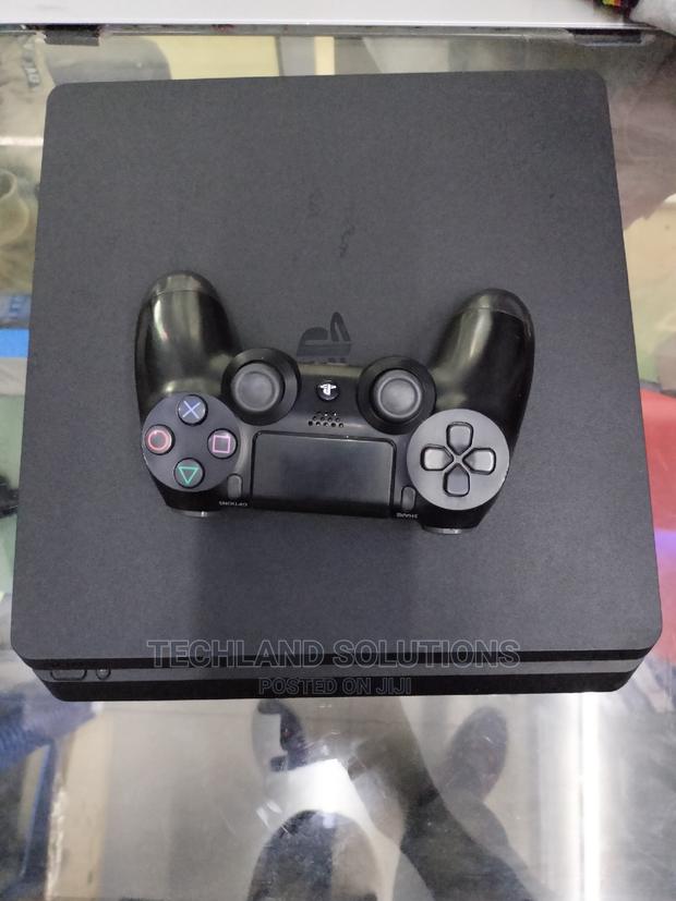 Chipped Ps 4 Slim Pre-Owned