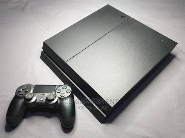 Play Station 4 Standard, Chipped. 10 Games - thumbnail 2