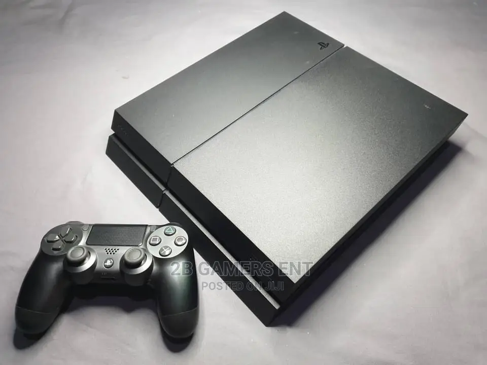 Play Station 4 Standard, Chipped. 10 Games