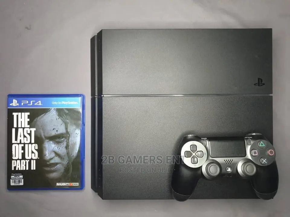 Play Station 4 Standard, Chipped. 10 Games
