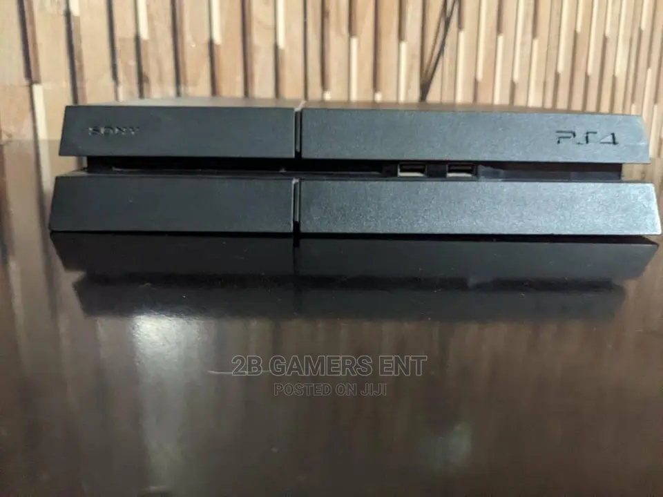 Standard Play Station 4, Ex Uk, Sealed