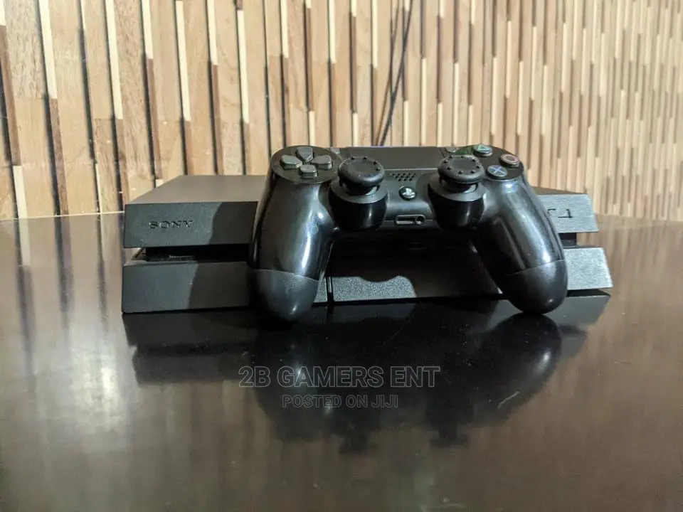 Standard Play Station 4, Ex Uk, Sealed