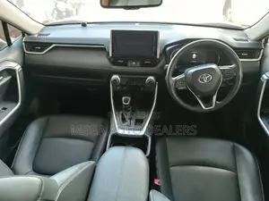 Toyota RAV4 2019 Off White