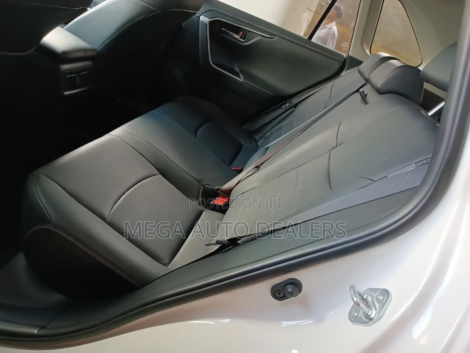 Toyota RAV4 2019 Off White
