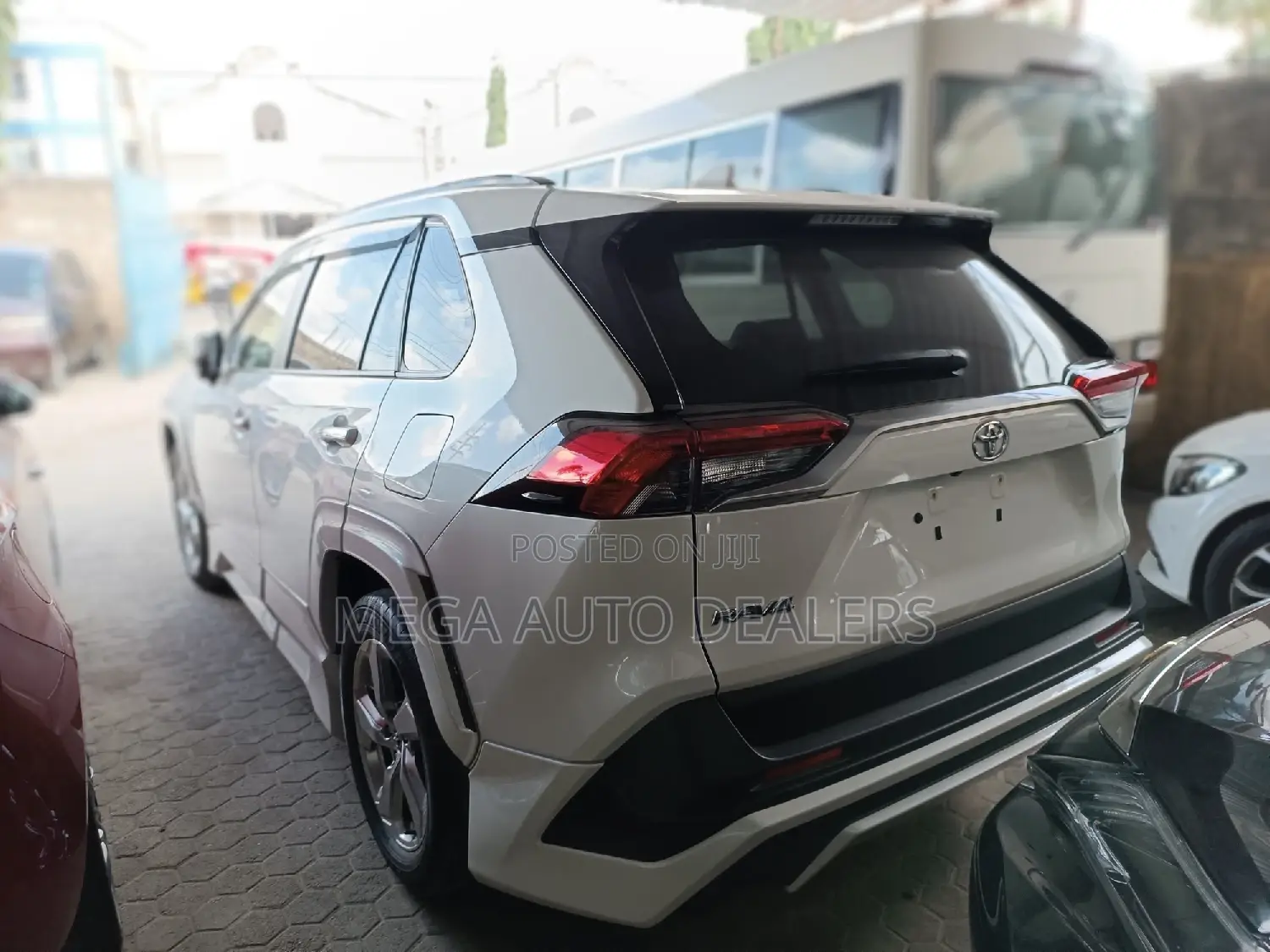 Toyota RAV4 2019 Off White