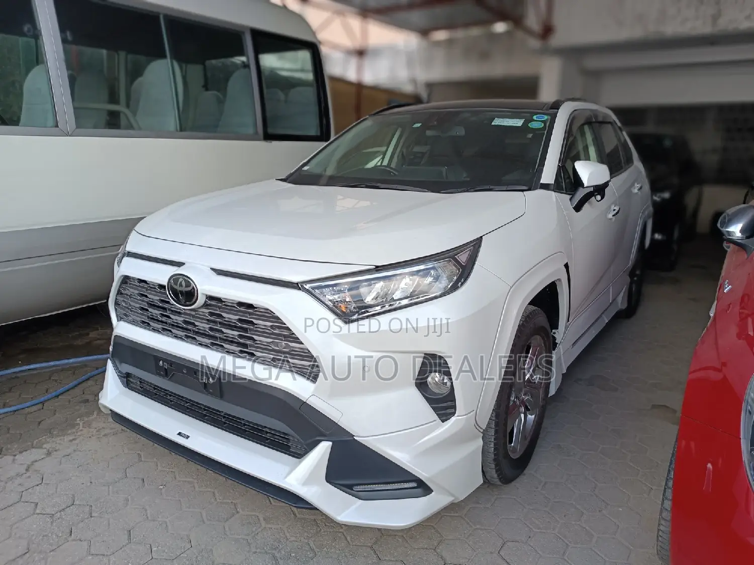 Toyota RAV4 2019 Off White