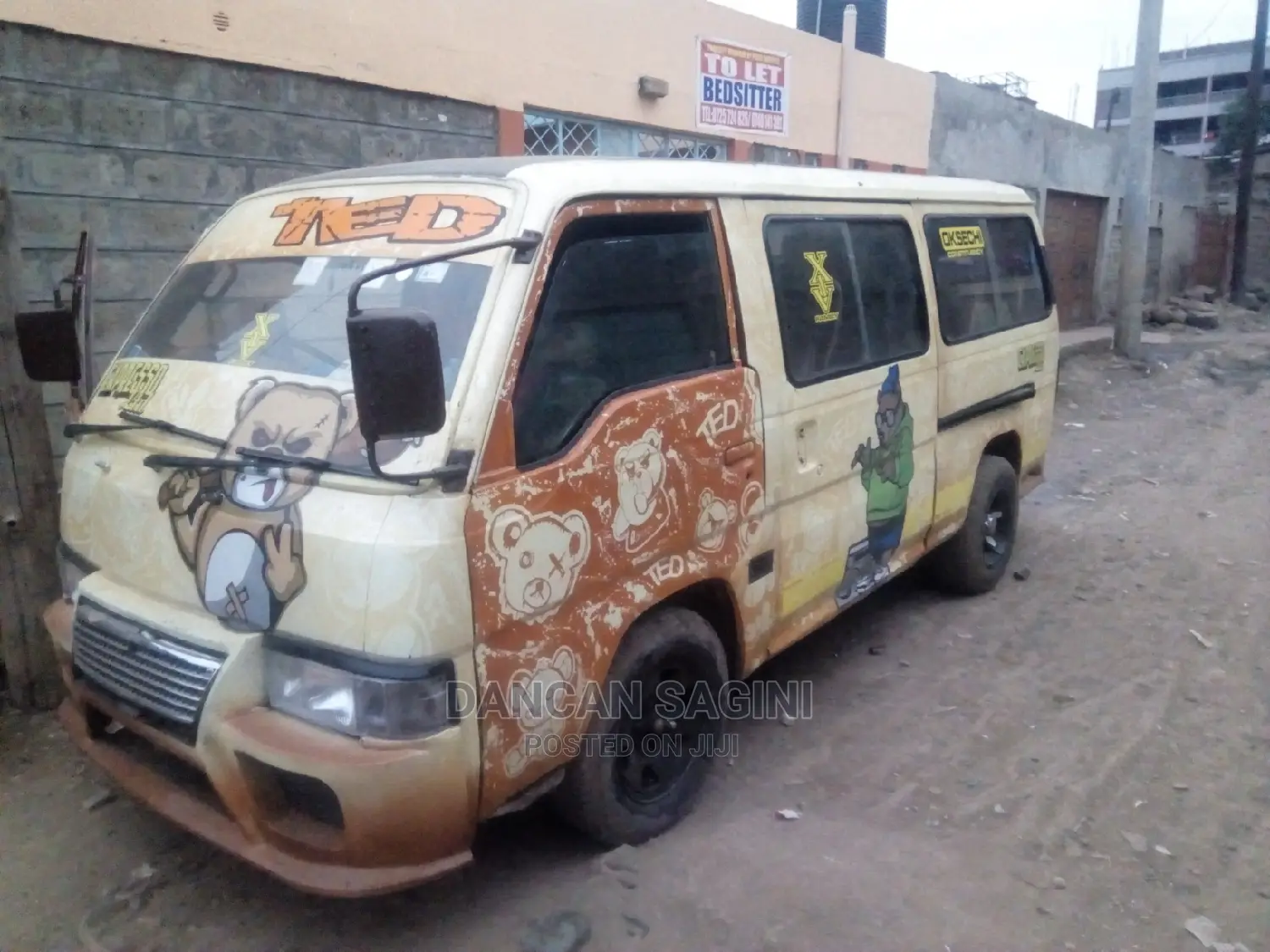 Nissan Caravan (Urvan) 2002 Beige
