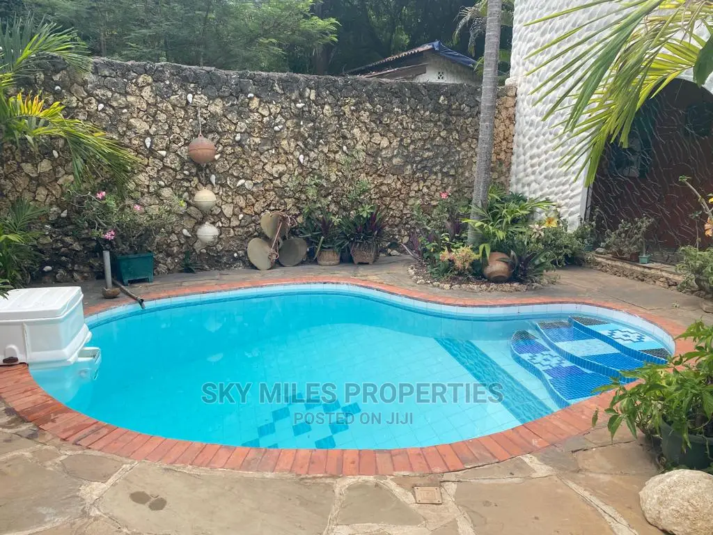 4bdrm Villa in La-Marina, Mtwapa for Sale