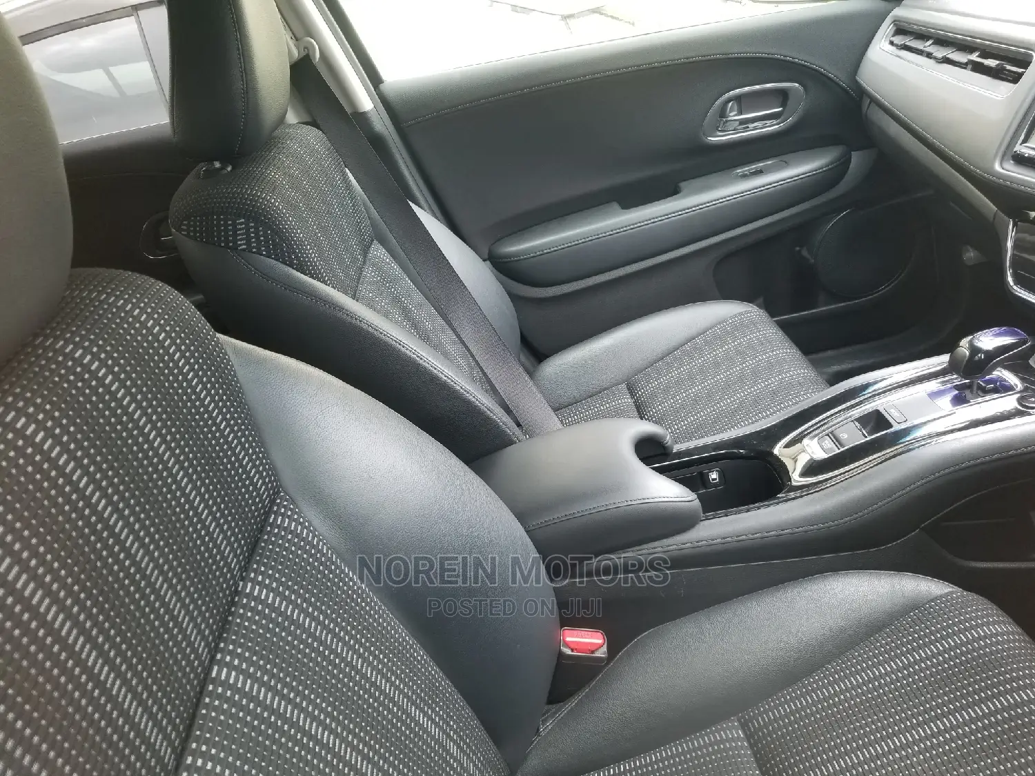 Honda Vezel 1.5 Hybrid 2WD 2015 Gray