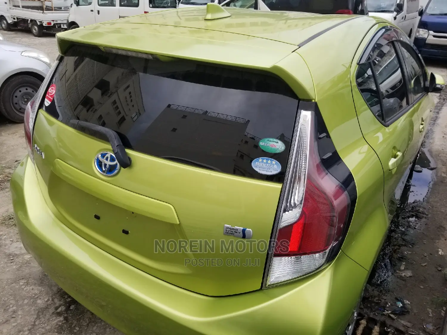 Toyota Aqua 2015 Yellow