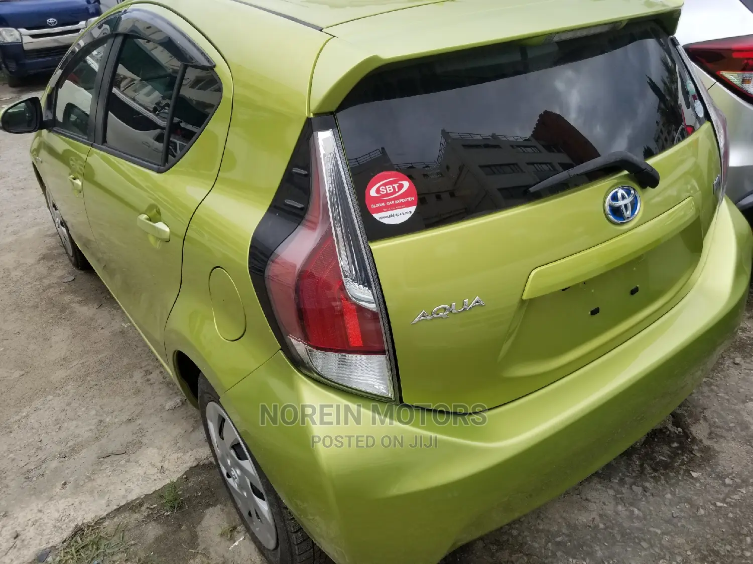 Toyota Aqua 2015 Yellow