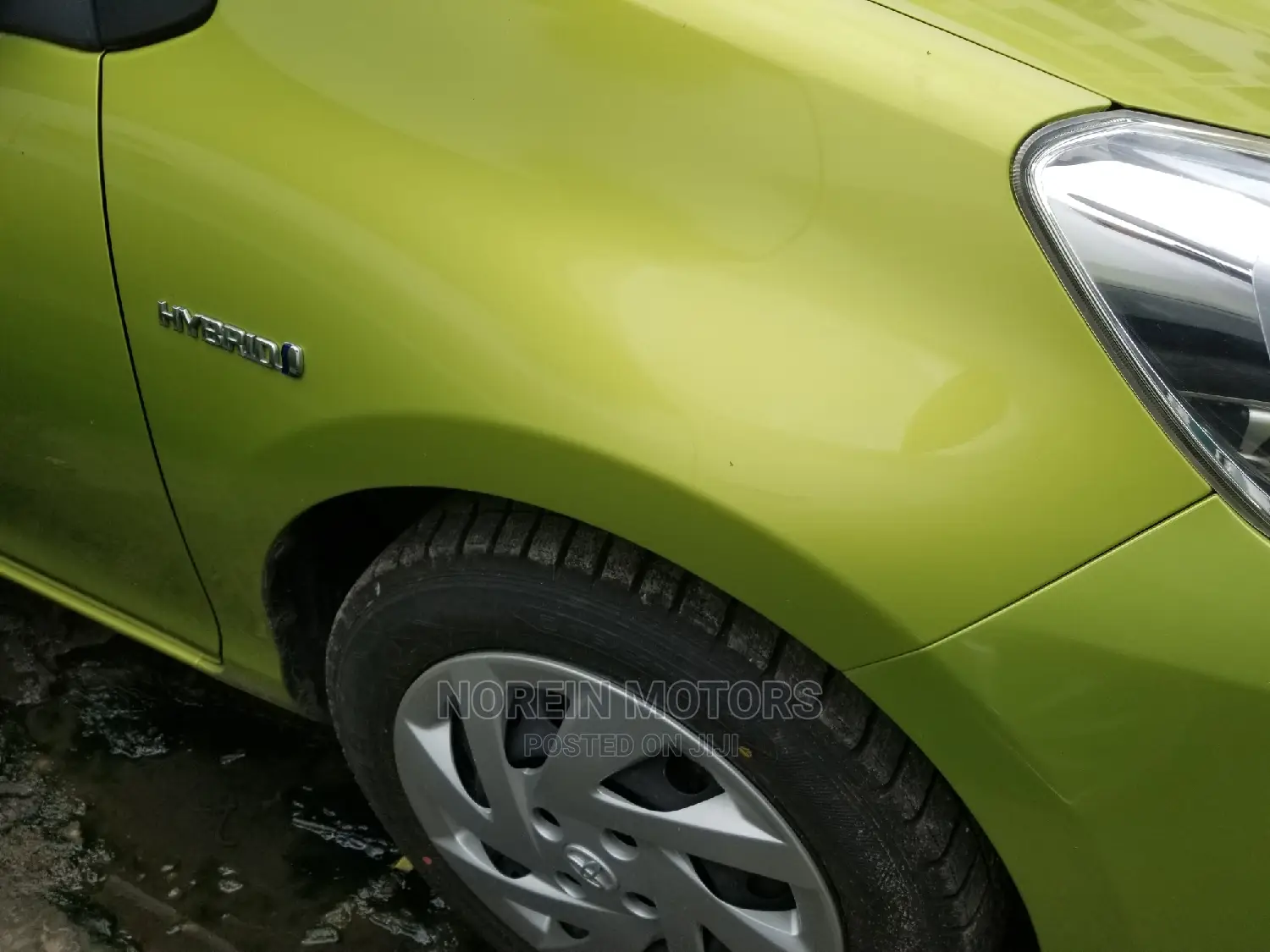 Toyota Aqua 2015 Yellow