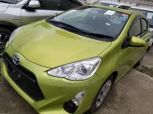 Toyota Aqua 2015 Yellow