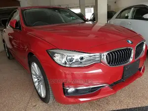 BMW 320i 2015 Red
