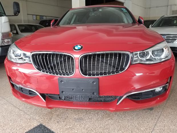 BMW 320i 2015 Red