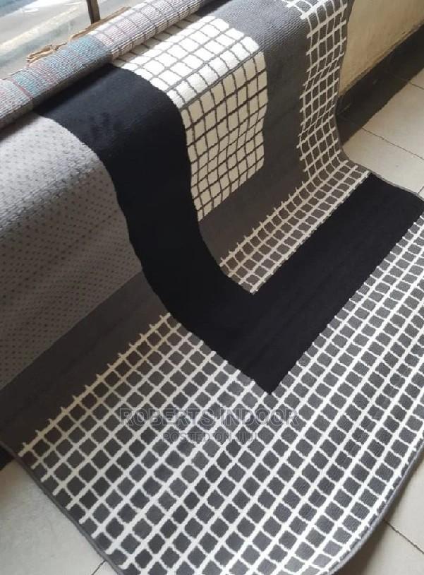 7-10 Black and White Normal Carpet