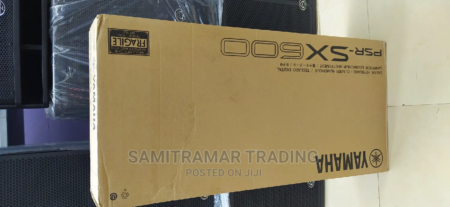 PSR-Sx600 Yamaha 61-Key Arranger Work Station Keyboard