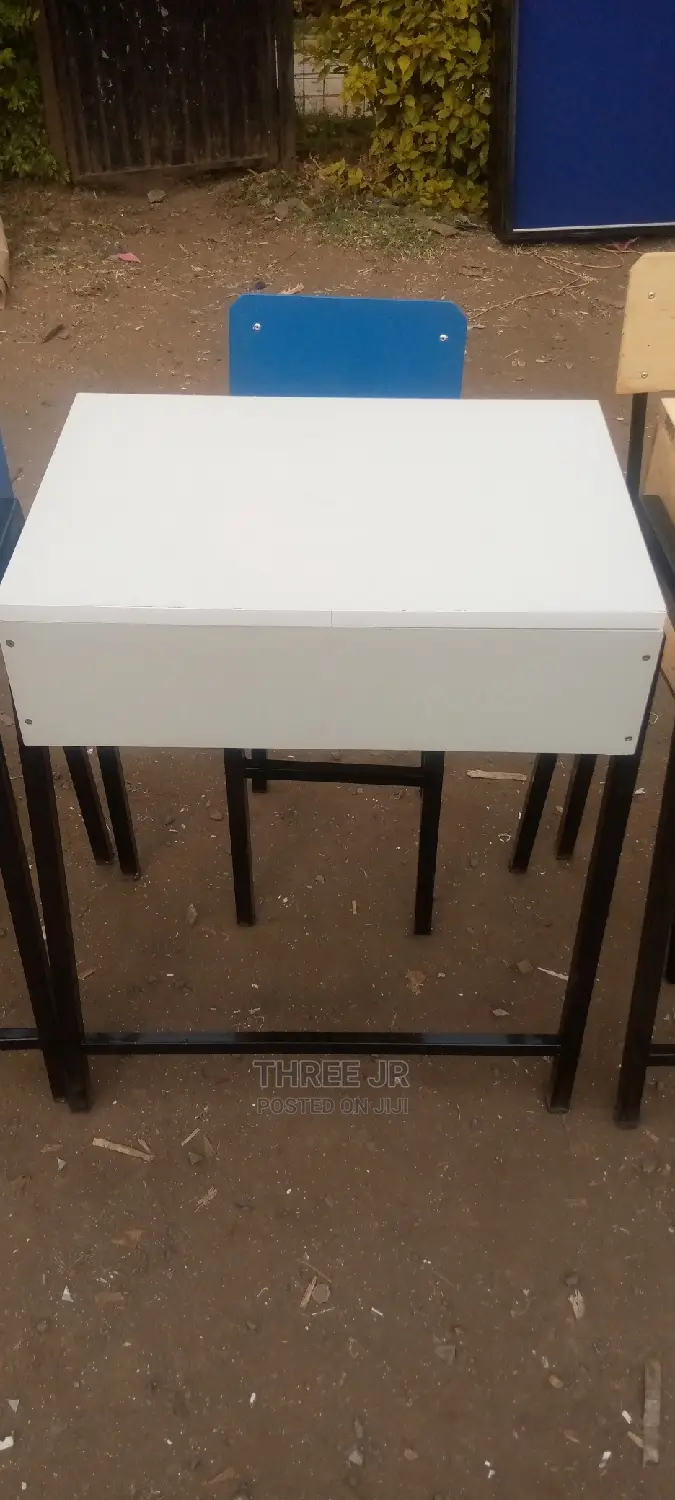 Laminated Maximum Locker Chairs for School