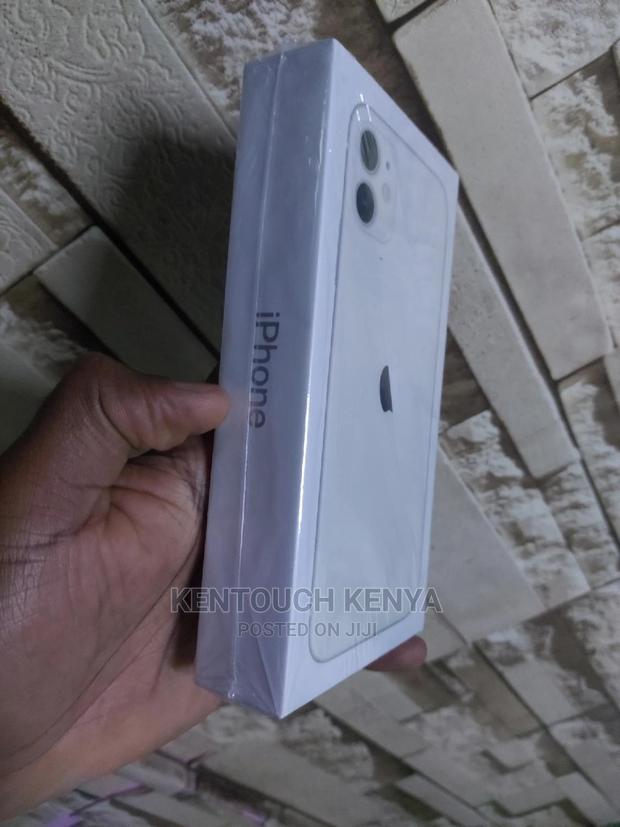 New Apple iPhone 11 128 GB White - thumbnail 2