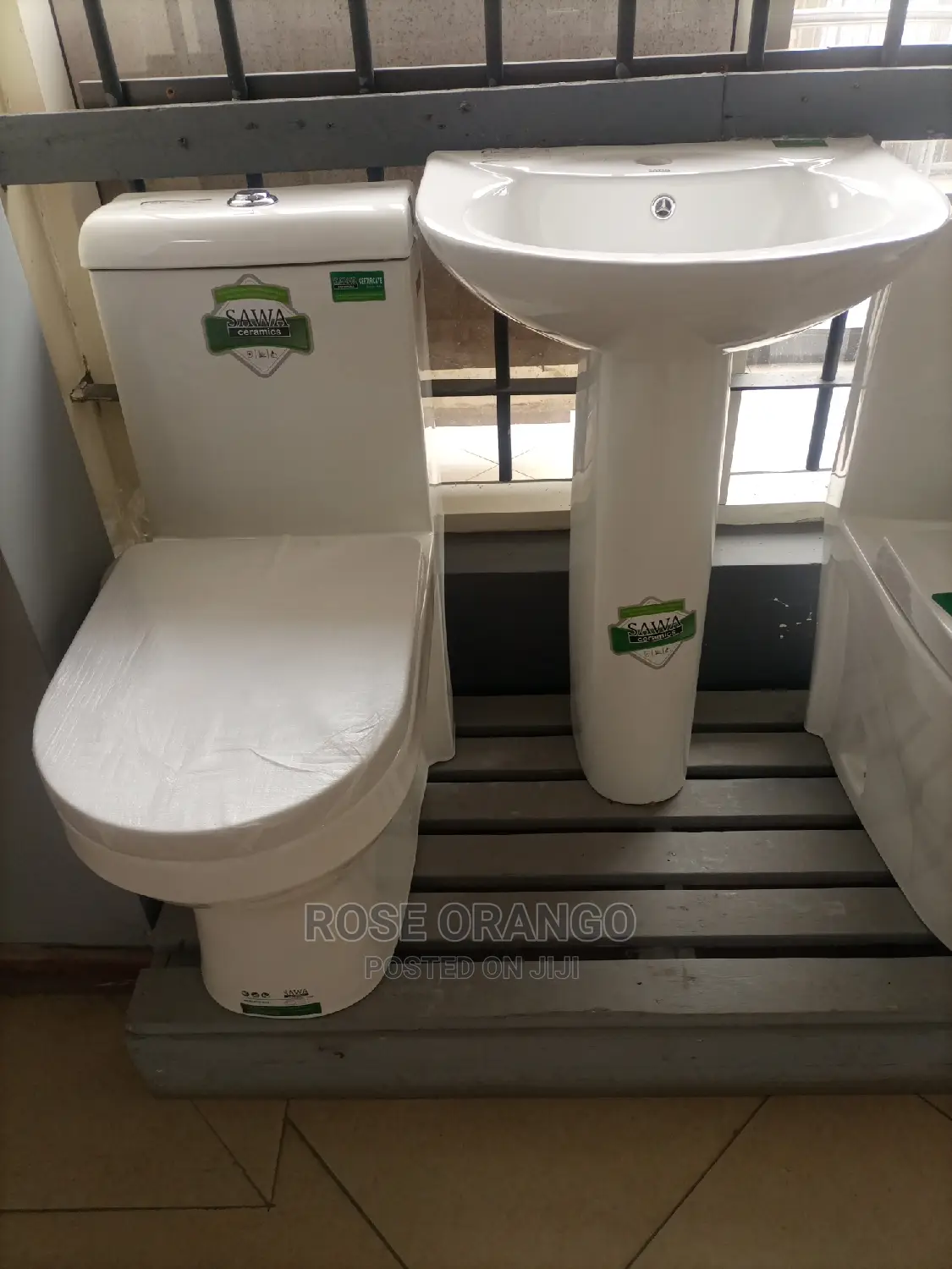 One Piece Toilet Complete Set