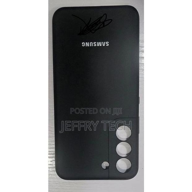 Samsung Galaxy S22 Silicone Back Case With Screenguard-Black - thumbnail 2