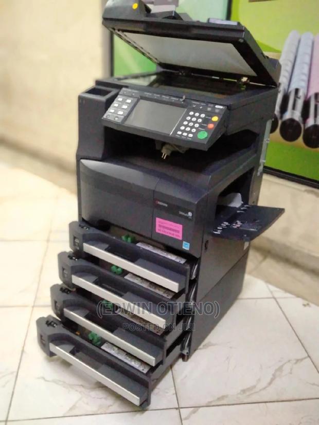 Taskalfa 300i Photocopier - thumbnail 2