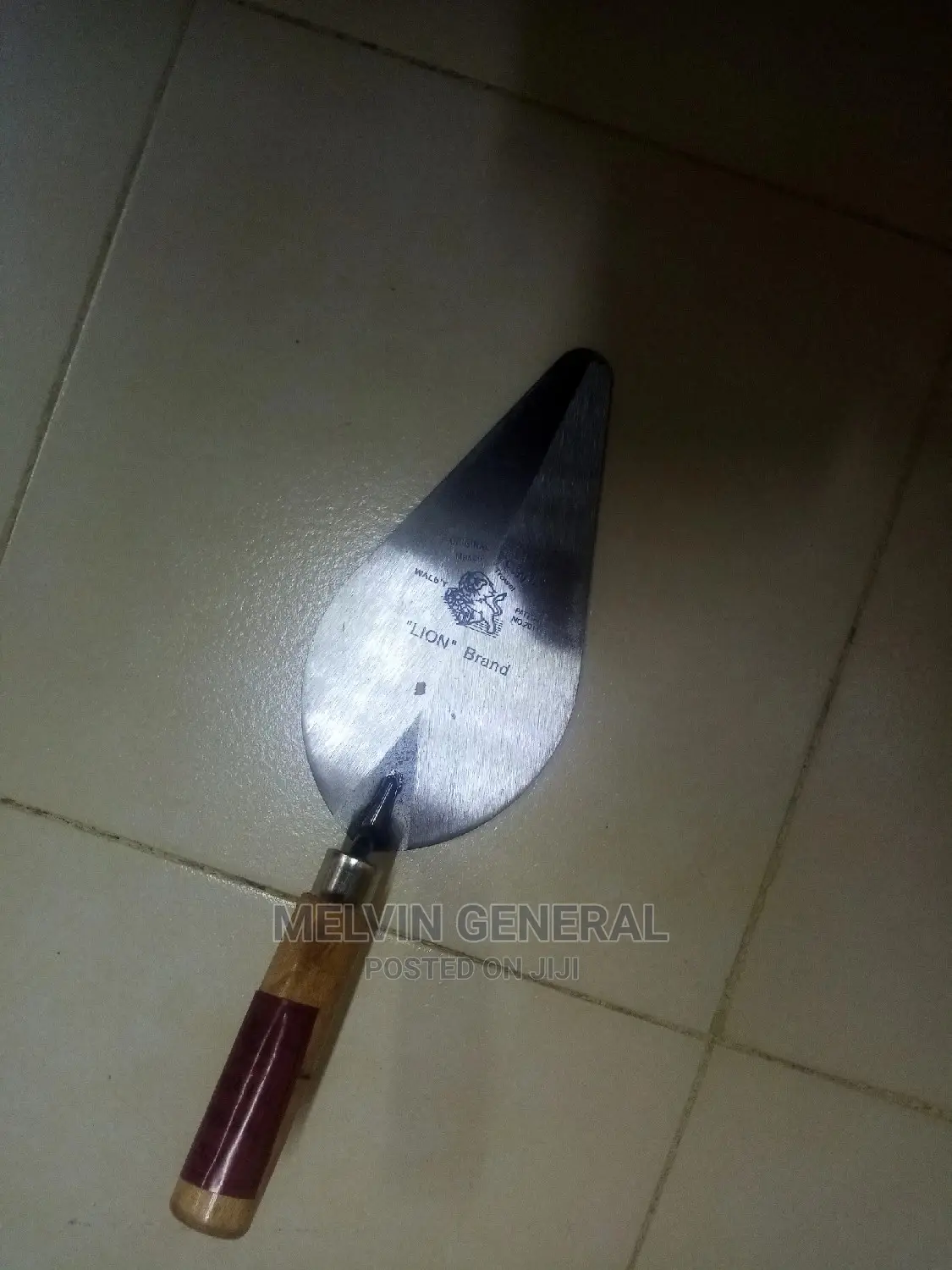 8"Wooden Handle Trowel