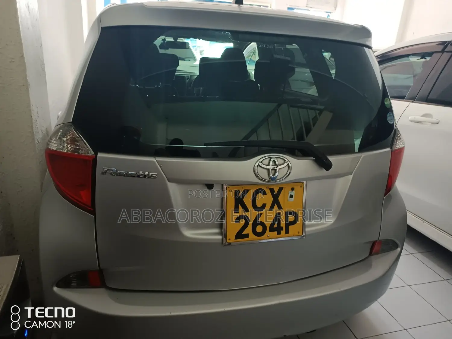 Toyota Ractis 1.3 FWD 2012 Silver