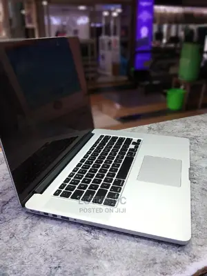 Laptop Apple MacBook Pro 16GB Intel Core I7 SSD 256GB