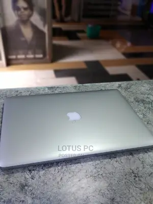 Laptop Apple MacBook Pro 16GB Intel Core I7 SSD 256GB