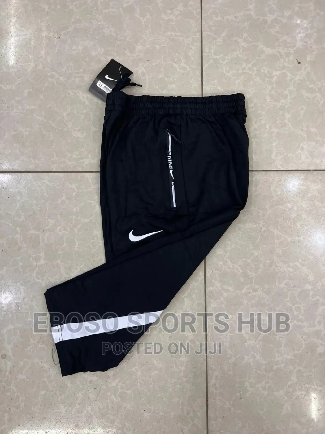Tracksuit 1/3