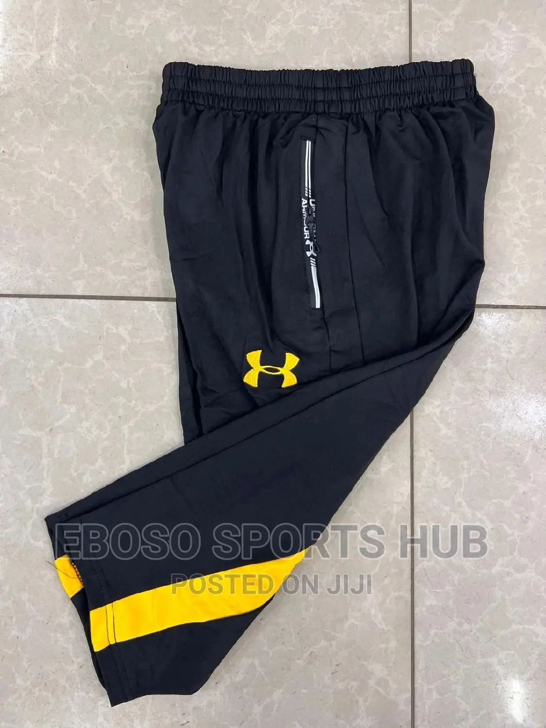 Tracksuit 1/3