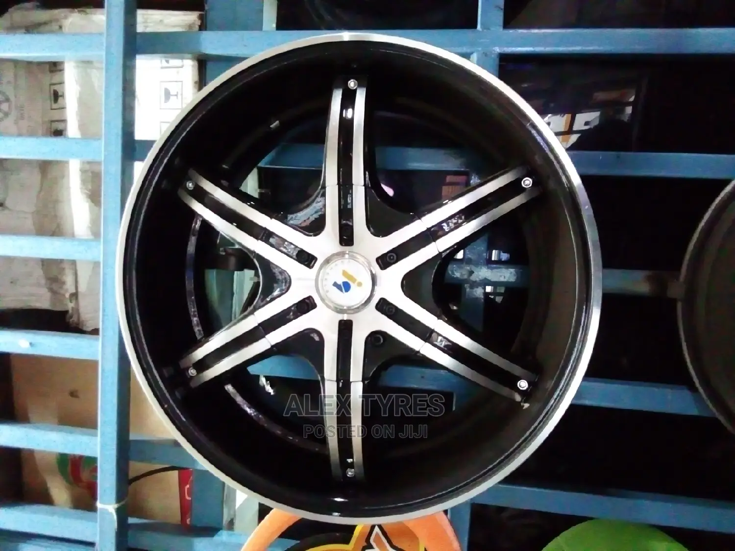 Size 17 Inches Harrie,Vungard Black Sliver Spor Rims Set