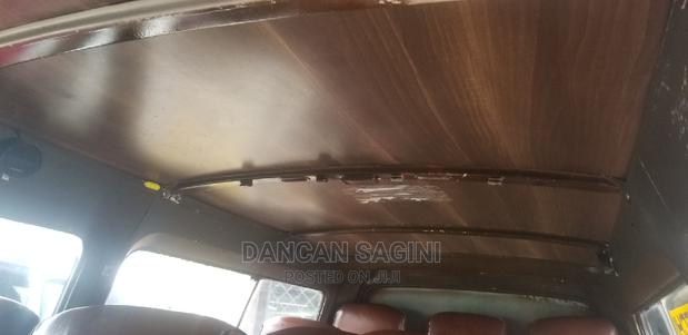 Nissan Caravan (Urvan) 2002 Beige - thumbnail 6