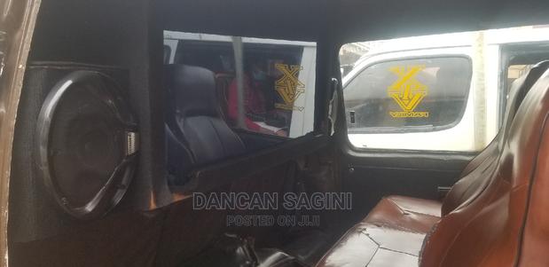 Nissan Caravan (Urvan) 2002 Beige - thumbnail 10