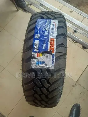 235/75 R15 Durun Tyre Mud (China)