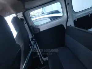 Nissan NV200 SV 2015 Orange