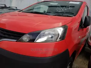 Nissan NV200 SV 2015 Orange