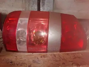 Noah 2005 Taillight