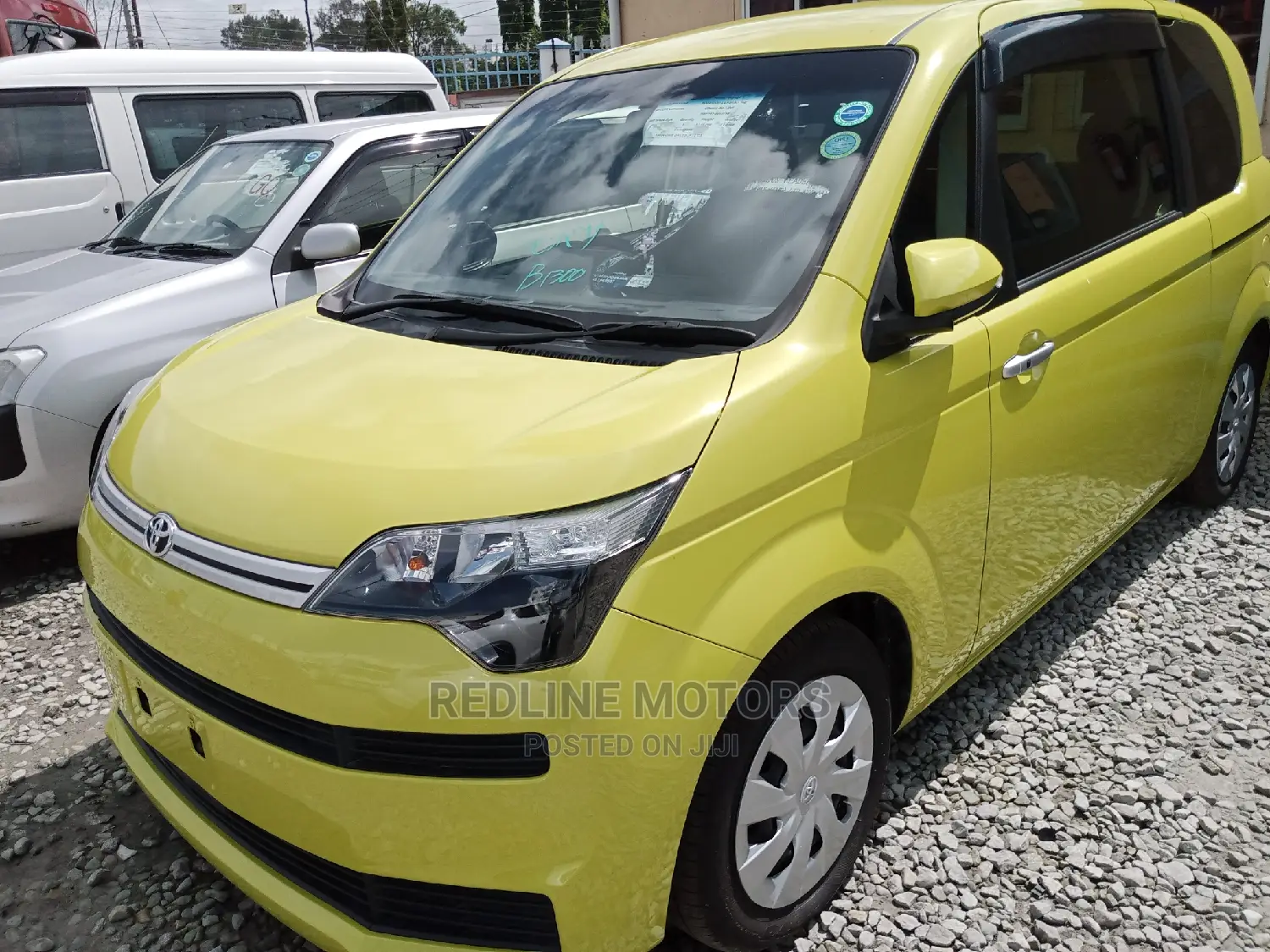 Toyota Spade 2016 Yellow