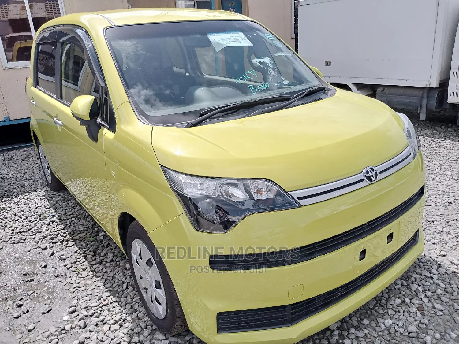 Toyota Spade 2016 Yellow