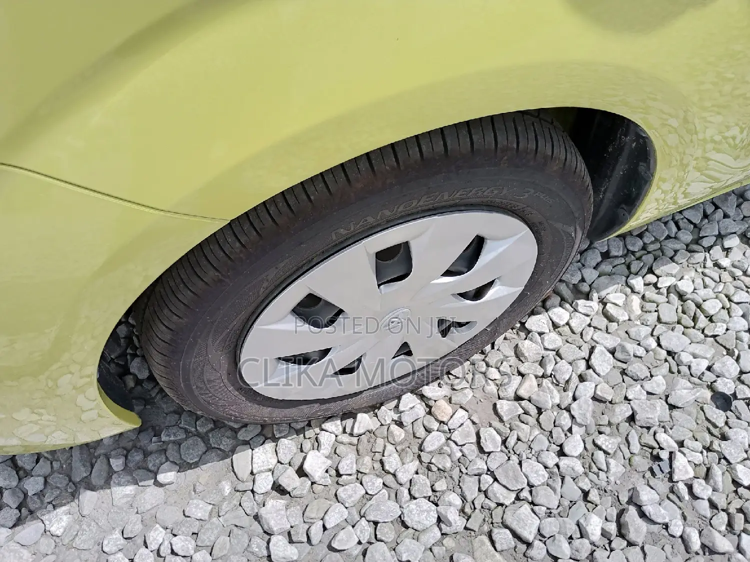 Toyota Spade 2016 Yellow