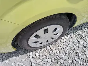 Toyota Spade 2016 Yellow