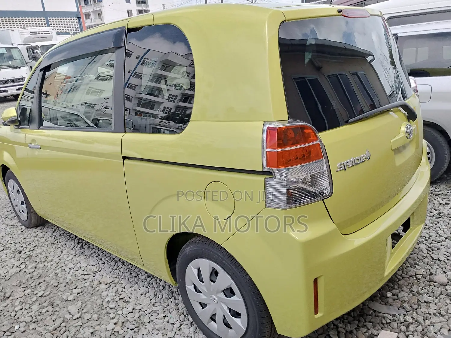 Toyota Spade 2016 Yellow